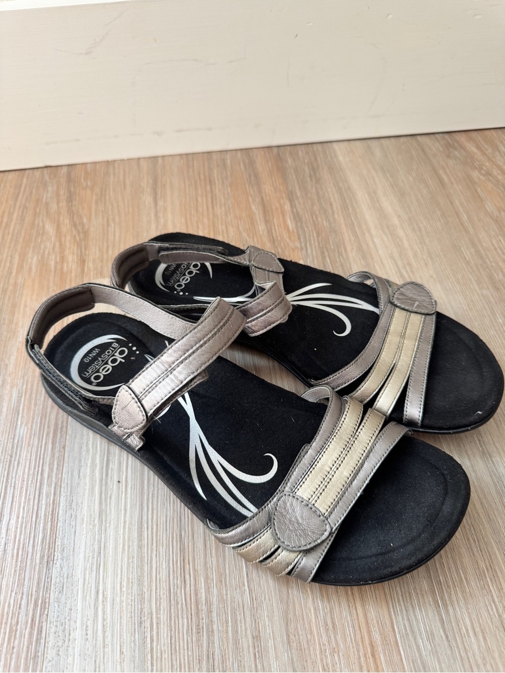 ABEO Brynn Metallic Leather BioSystem Comfort Walking Sandals Women’s 10 silver